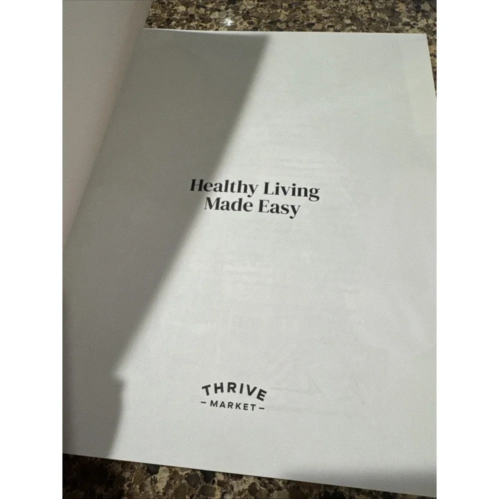 THRIVE MARKET Cookbook:  Healthy Living Made Easy, 60+ Recipes, Soft‎ Cover NEW